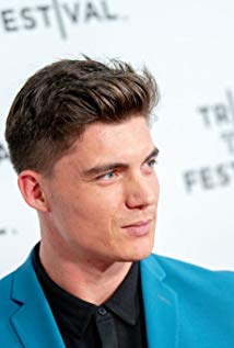 How tall is Zane Holtz?